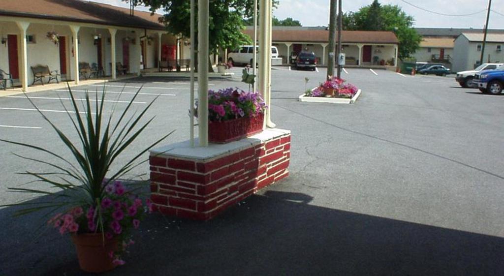 Hollander Motel New Holland Exterior photo