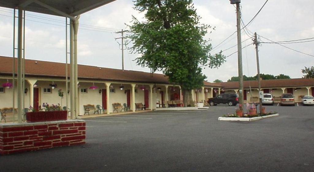 Hollander Motel New Holland Exterior photo